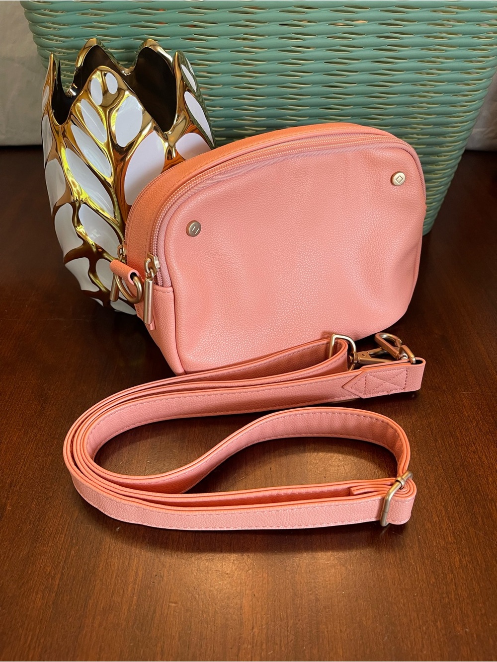 NWOT Thirty One Bags Double Zip Crossbody Bag, Coral Peach Smooth Pebble - Picture 4 of 8